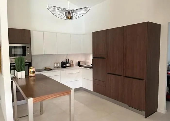 Fiori Vecchio Avec Piscine Privee 别墅 维琪奥港